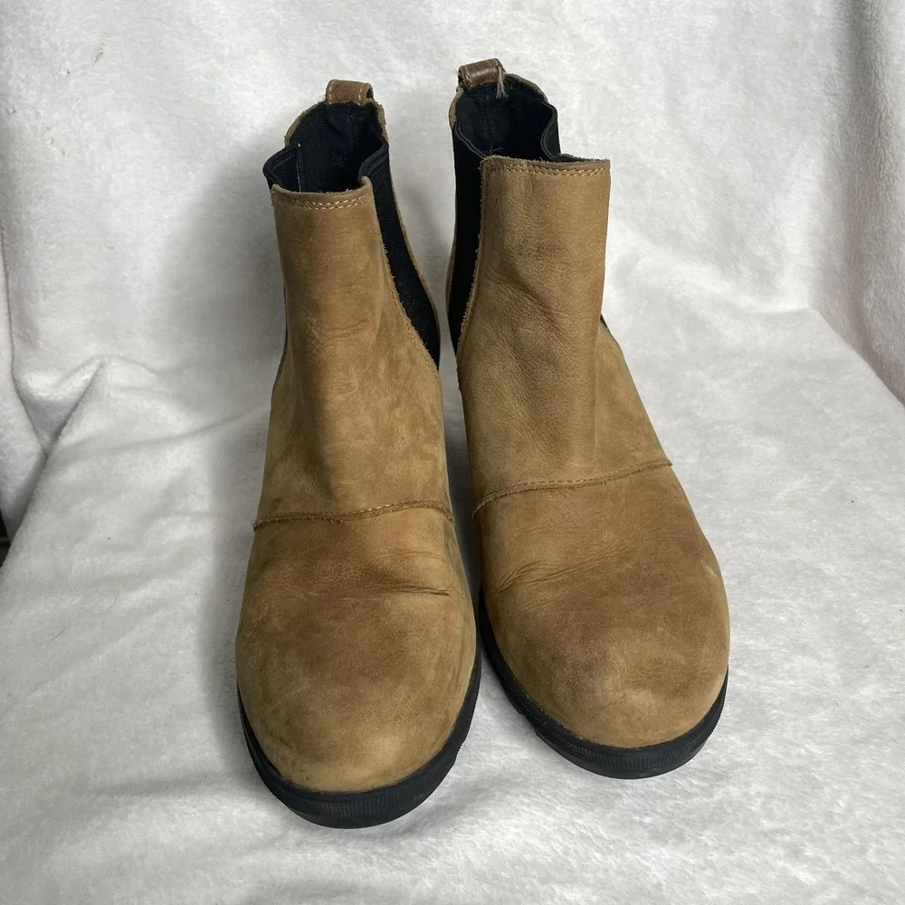 Sorel‎ Women's Joan of Arctic Wedge II Chelsea Boots Size 9 M